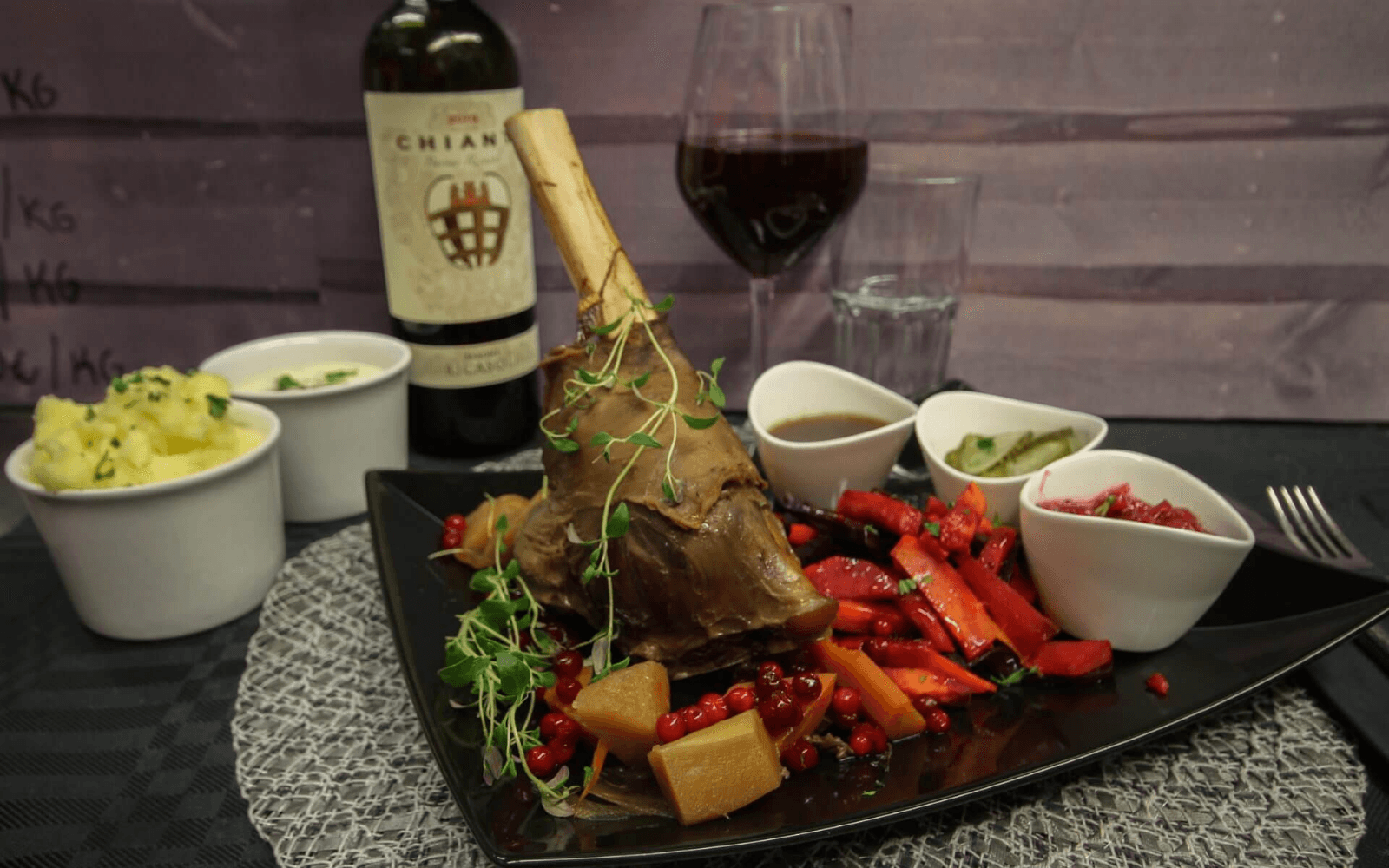 NiliPoro Restaurant
